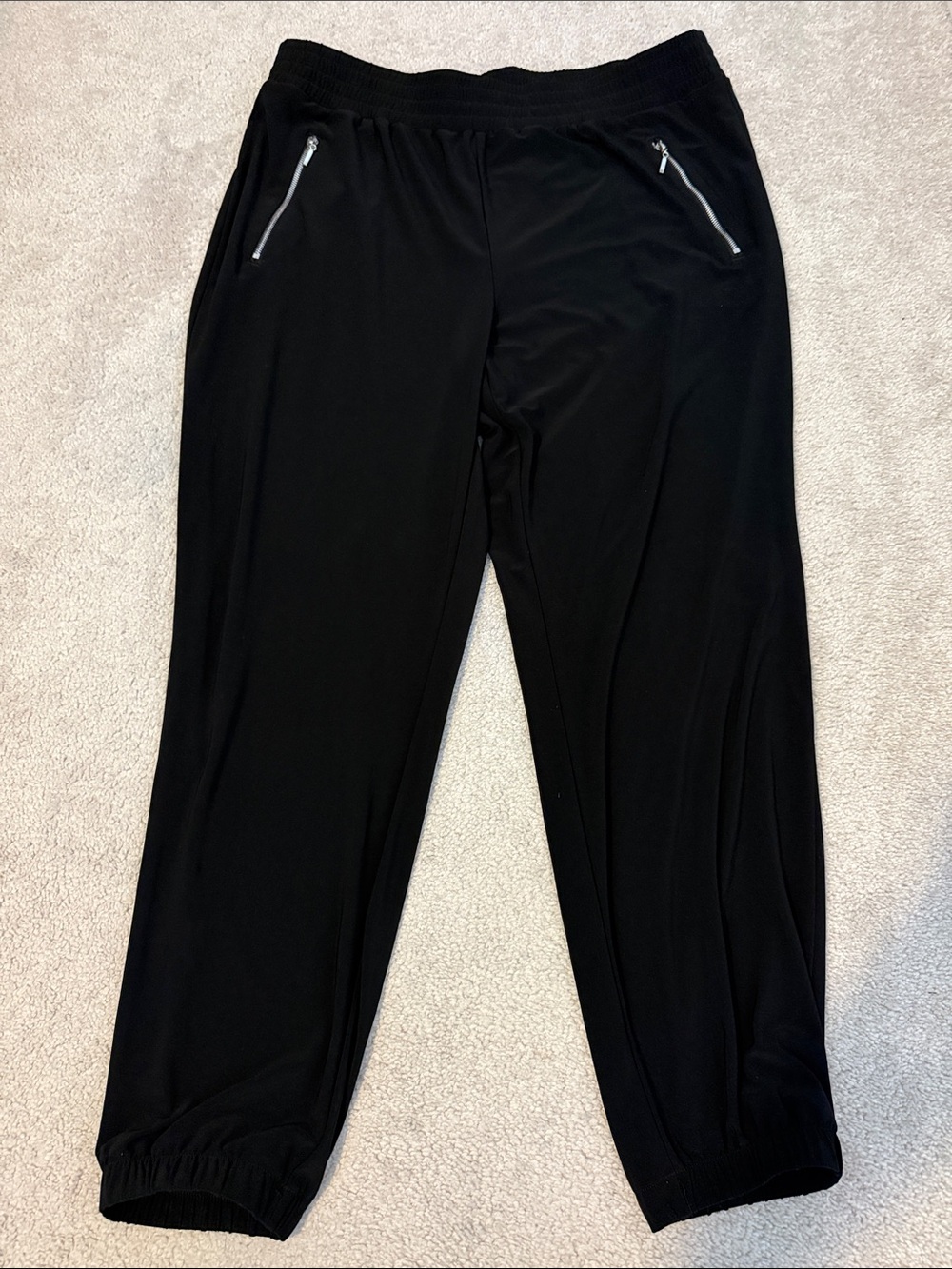 Chico’s 8/10 black ankle length joggers